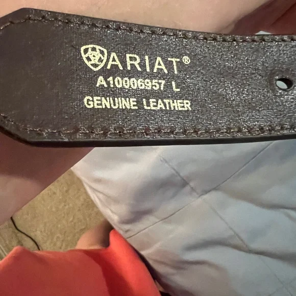 Ariat Embossed Brown Leather Belt/ Silver Buckle worn twice 43.5 inches long - Picture 4 of 6